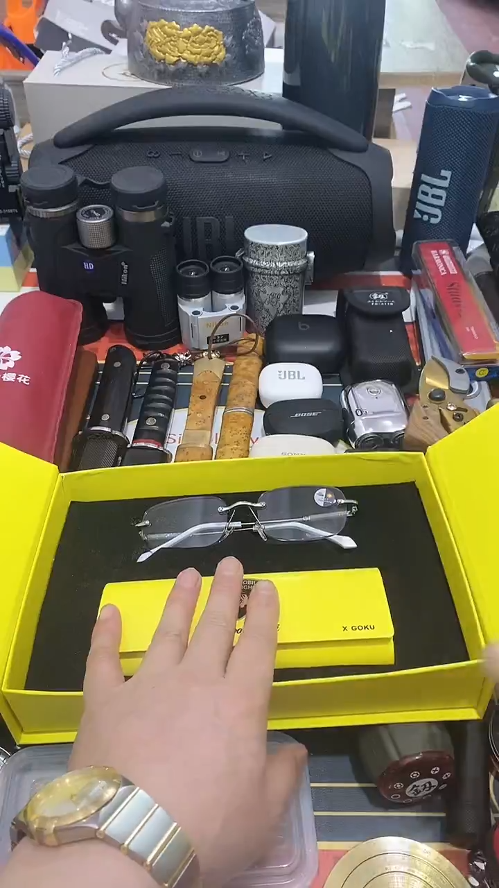 瓷片闪购商品 如图所示