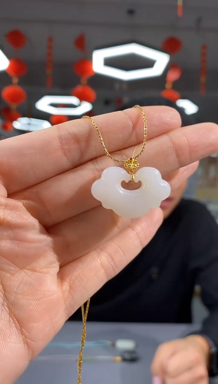 【闪购商品】和田玉颈饰18K金镶嵌yp