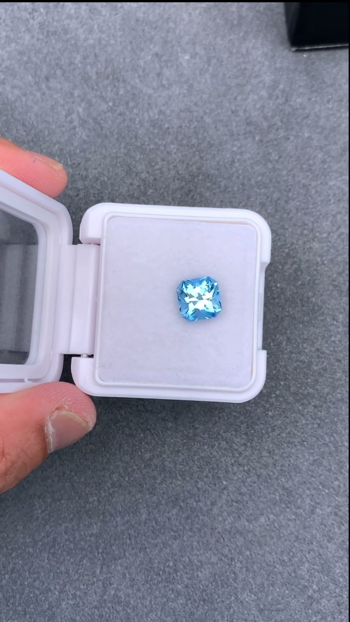 【闪购商品】海蓝宝石裸石未镶嵌2.76克拉