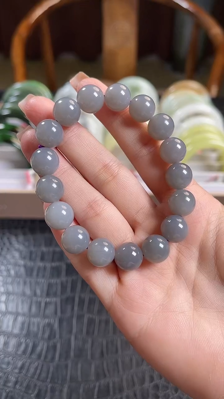 手串未镶嵌和田玉12mm左右烟紫