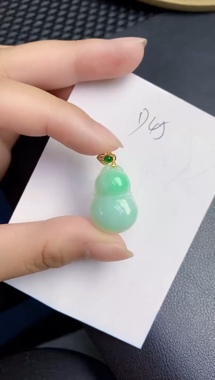 翡翠未镶嵌颈饰000000000