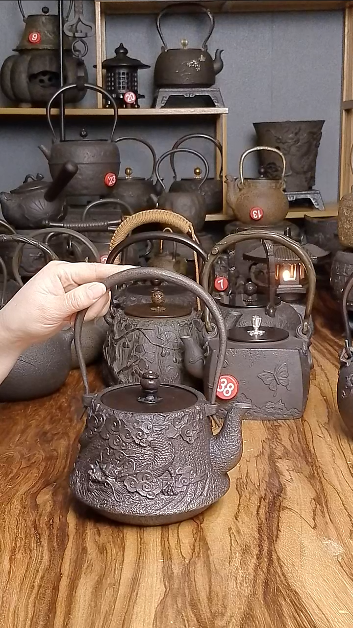 铸铁领**演云龙手工壶
