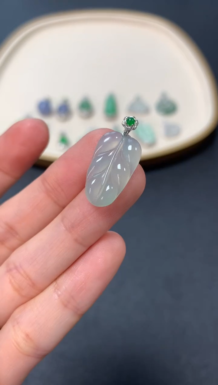 【闪购商品】翡翠吊坠(不含链)18K金镶嵌980