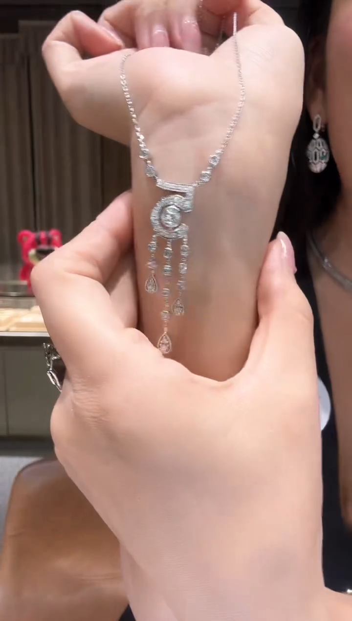 项链铂Pt950镶嵌钻石5号流苏