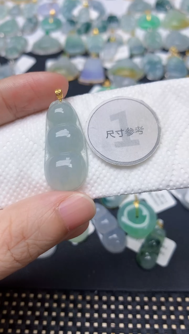 颈饰18K金镶嵌翡翠天然缅甸A货翡翠