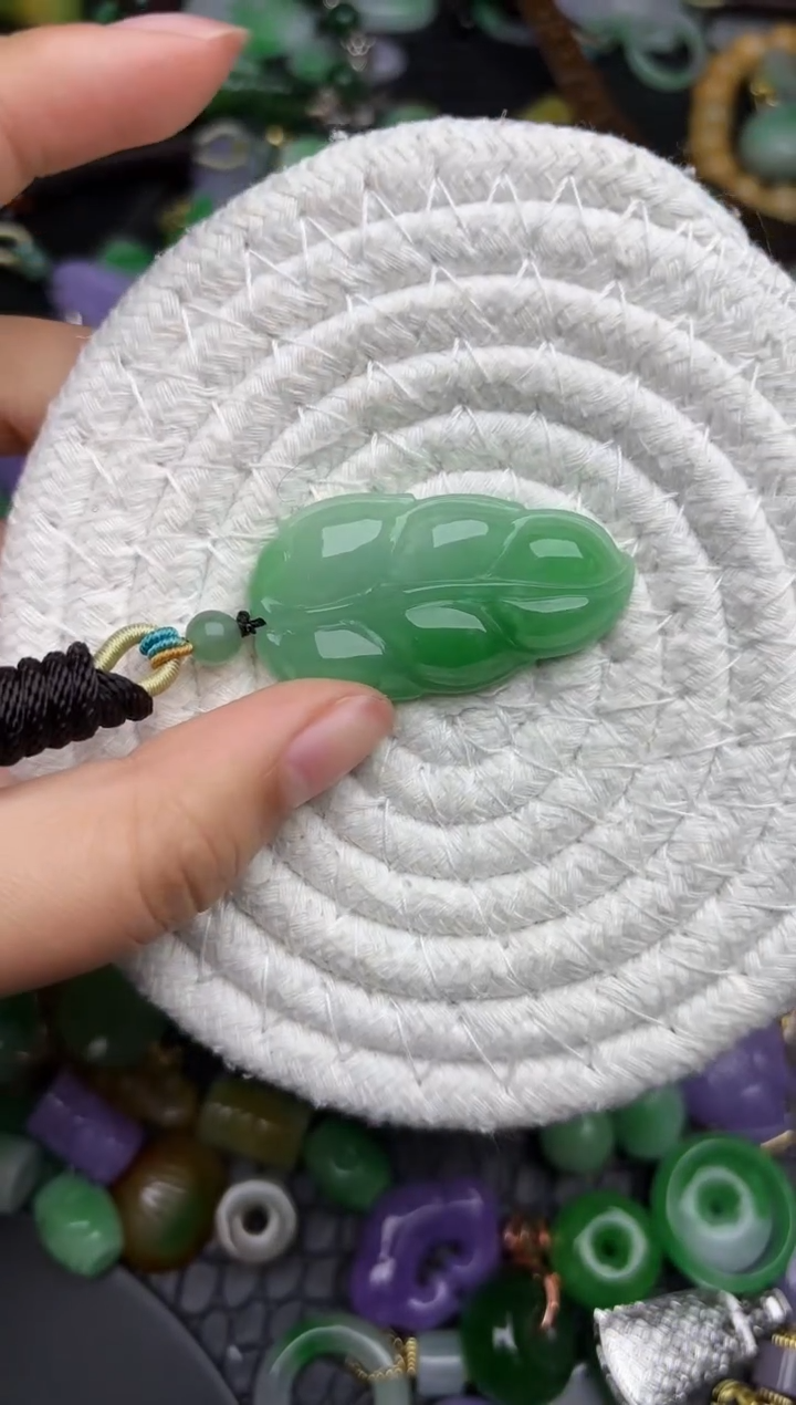 颈饰未镶嵌翡翠缅甸翡翠吊坠