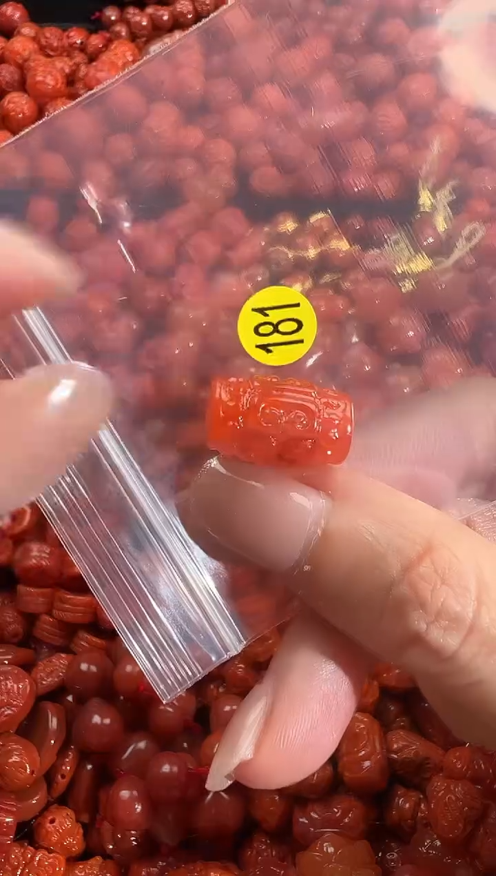 颈饰未镶嵌南红玛瑙1