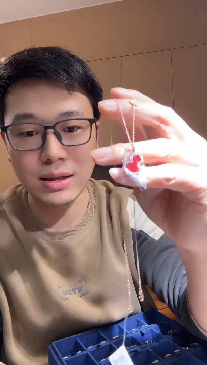 【闪购商品】钻石套链18K金镶嵌红葫芦套链GHJ