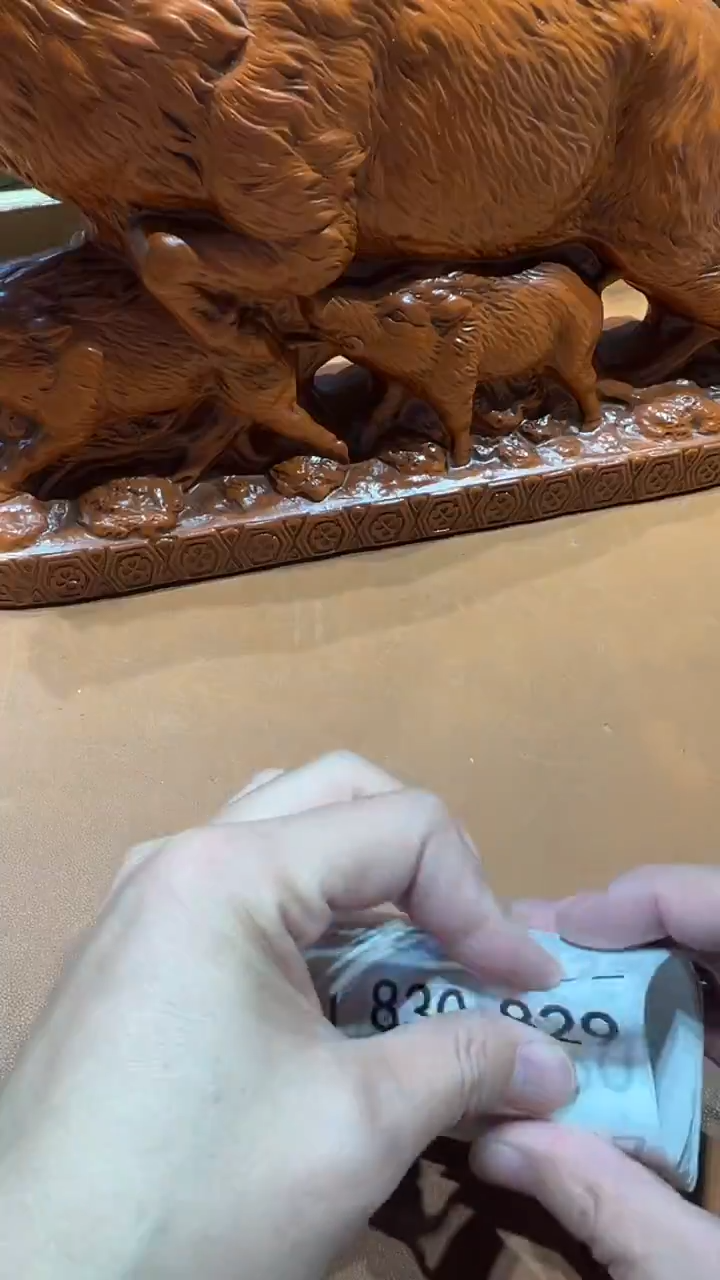 新*阿达西日瓷摆件829