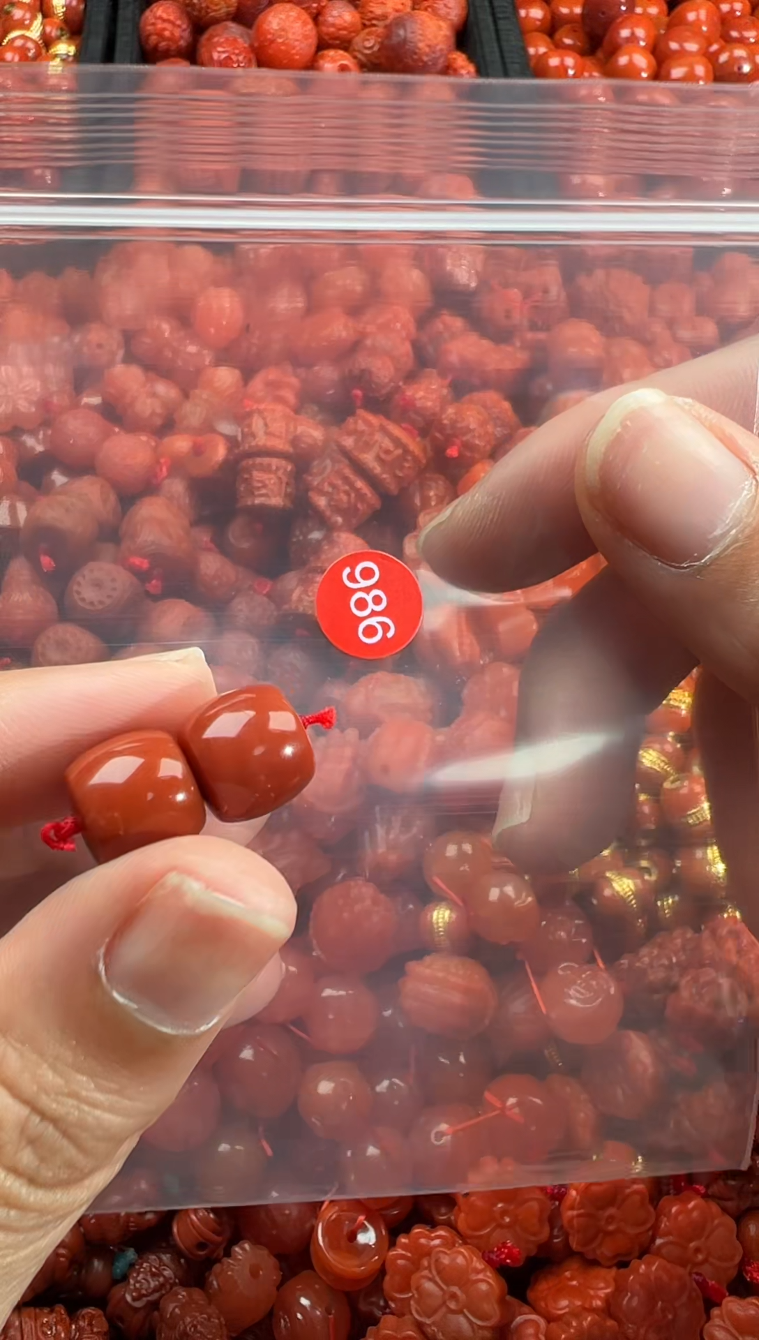 南红玛瑙未镶嵌颈饰1