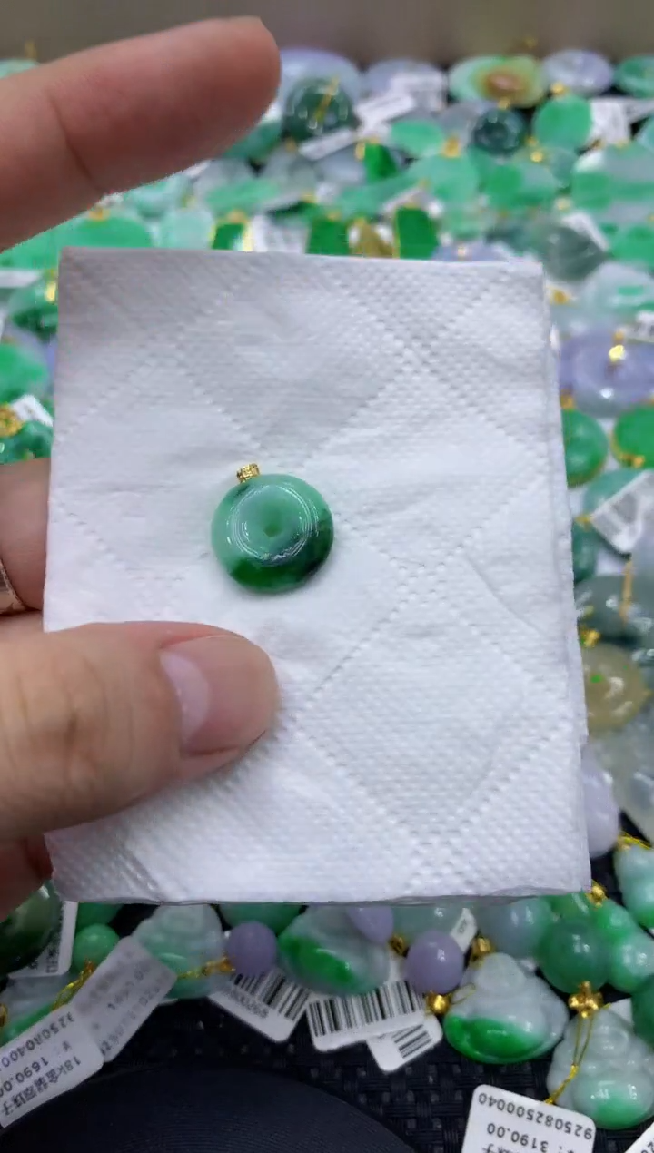 颈饰未镶嵌翡翠天然缅甸翡翠A货