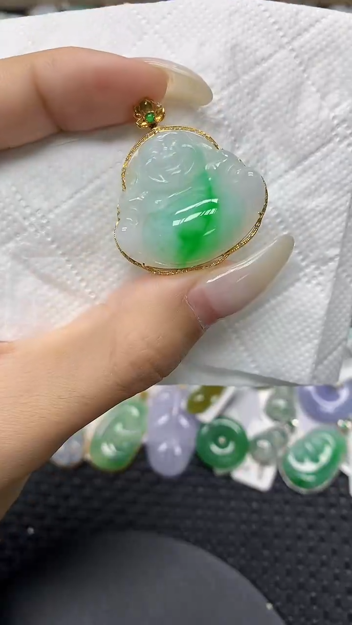 颈饰18K金镶嵌翡翠11111111111