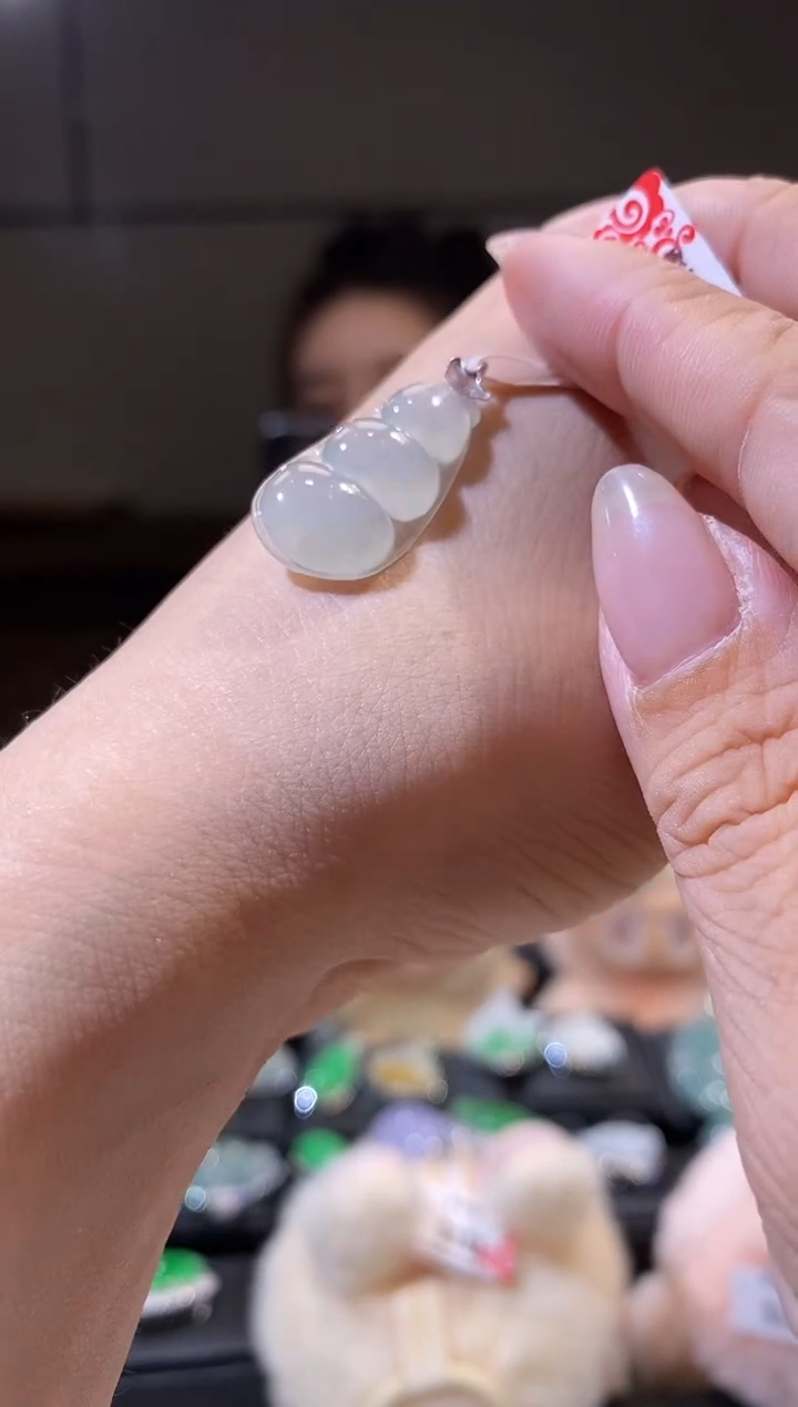 翡翠18K金镶嵌吊坠(不含链)福豆