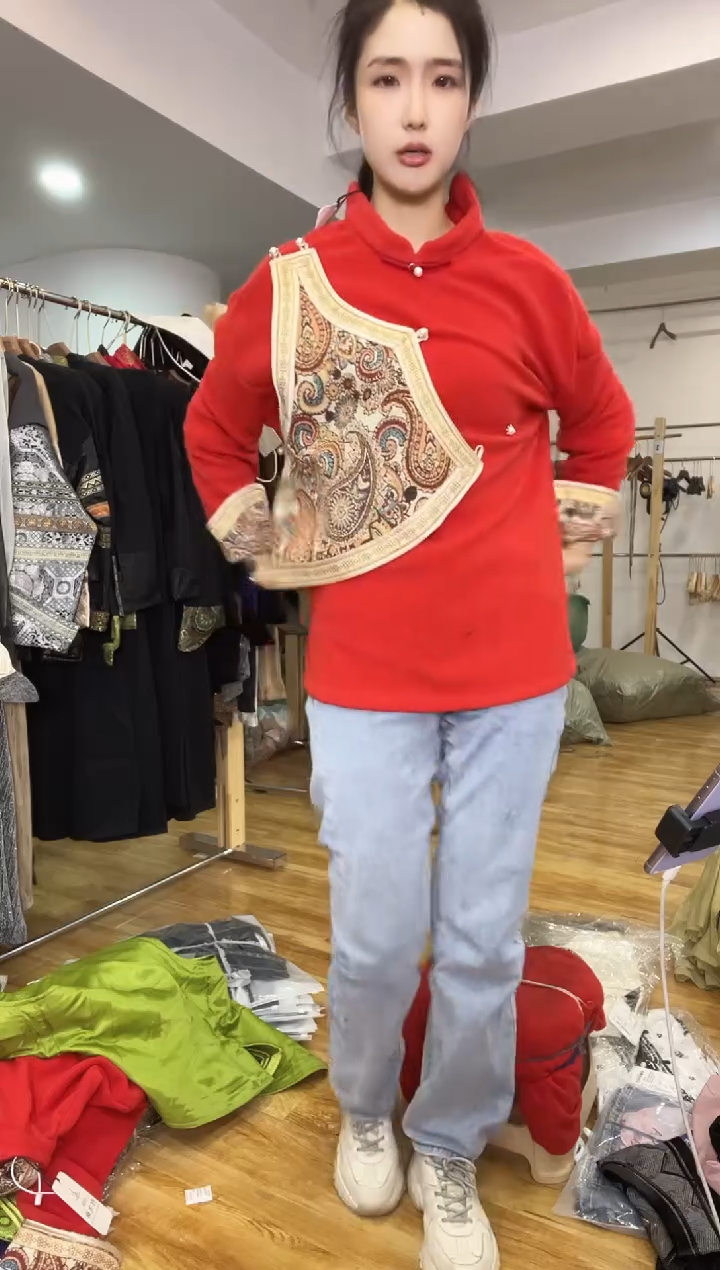 卫衣       M码        140斤