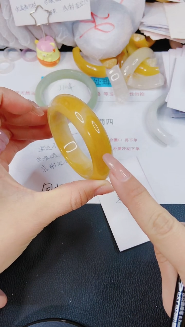 【闪购商品】石英质玉手镯未镶嵌J104-54/55