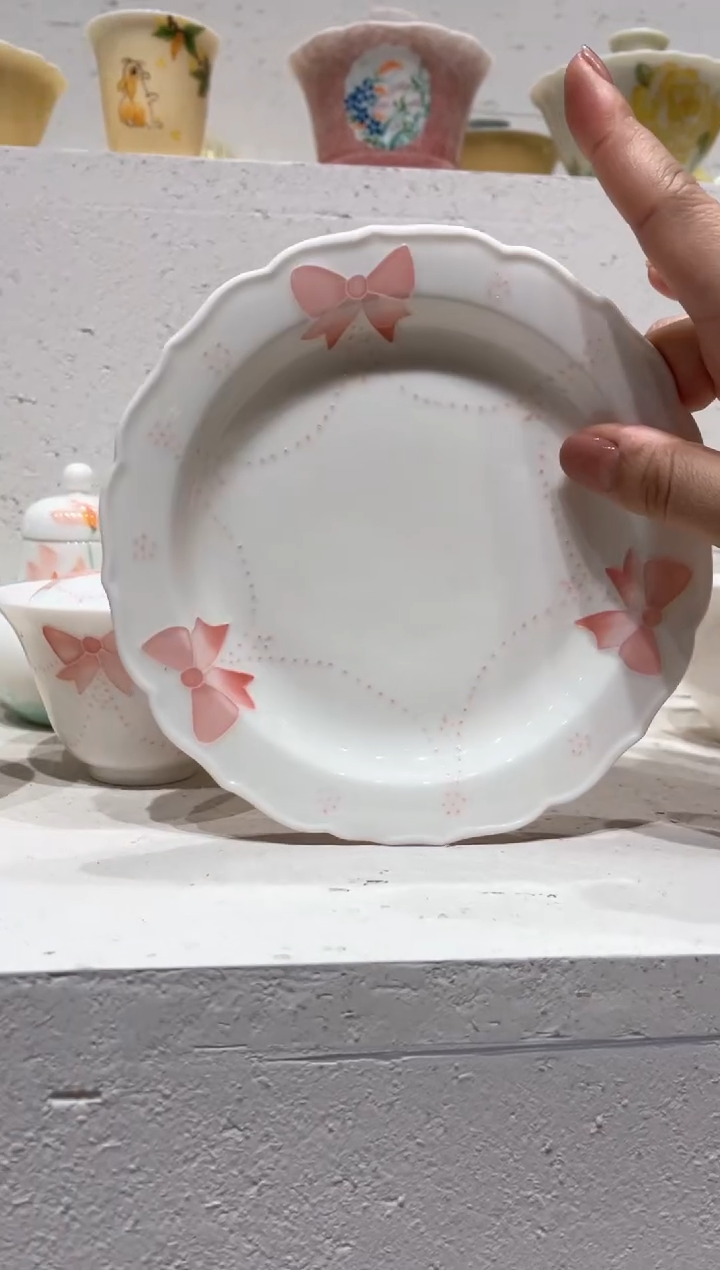 【闪购商品】玉泥-有田烧蝴蝶结-花边壶承