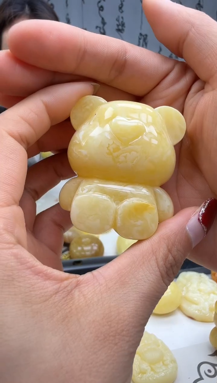 未镶嵌琥珀裸石小熊