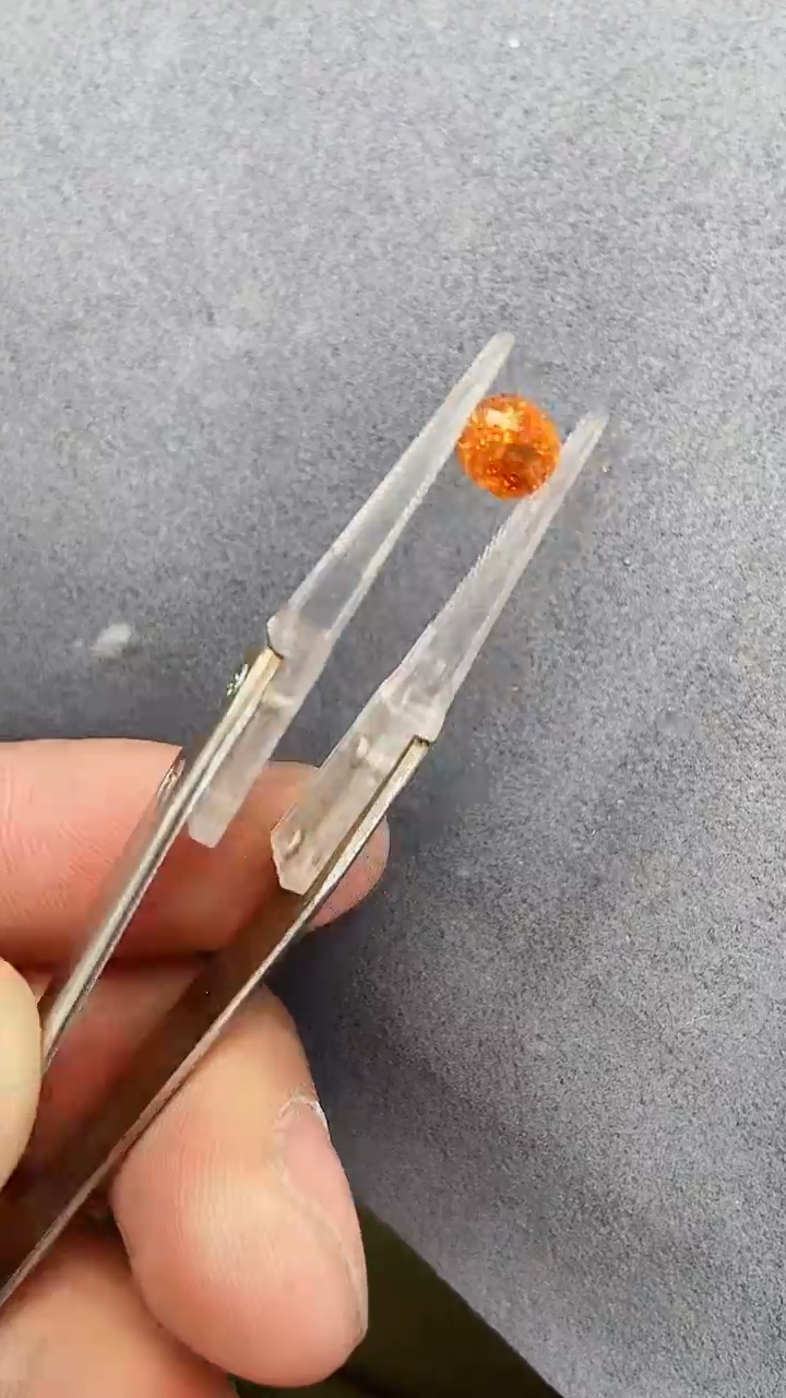 【闪购商品】石榴石（芬达石）裸石未镶嵌1.9