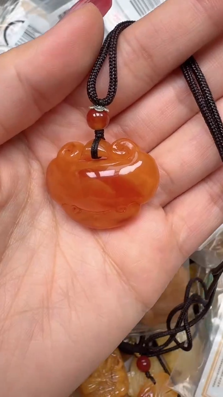 裸石琥珀未镶嵌如图