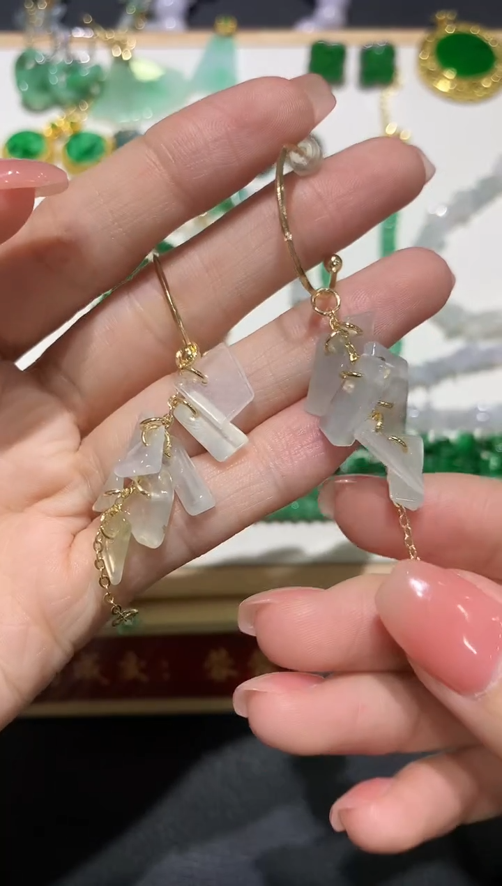 【闪购商品】翡翠吊坠(不含链)合金25多人多样性随机发货1件