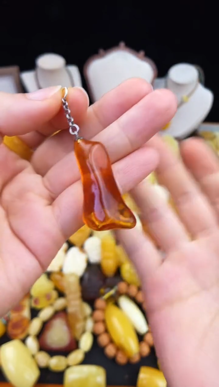 琥珀未镶嵌珠宝奇石柒月