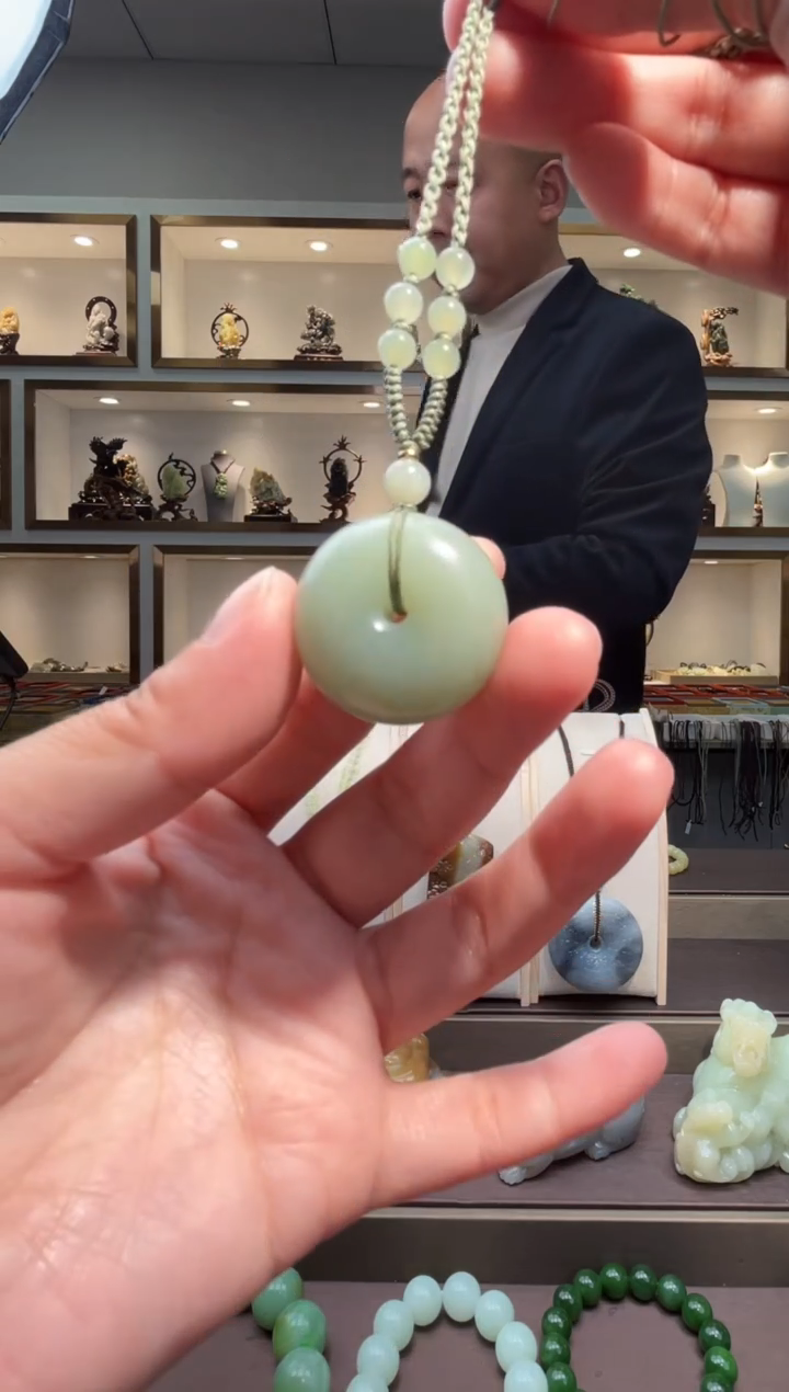 颈饰未镶嵌和田玉苏