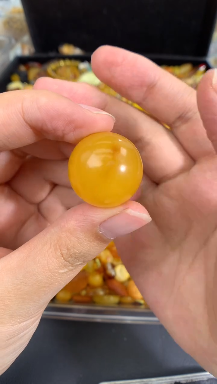 蜜蜡未镶嵌珠宝奇石1