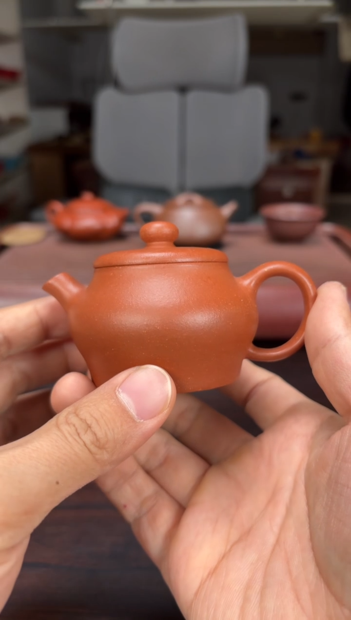 茶壶紫砂红降坡巨轮100毫升