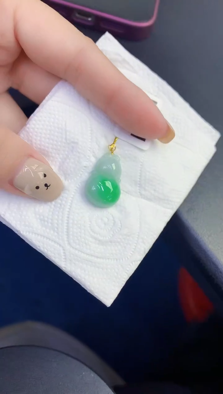 颈饰18K金镶嵌翡翠缅甸天然翡翠A货