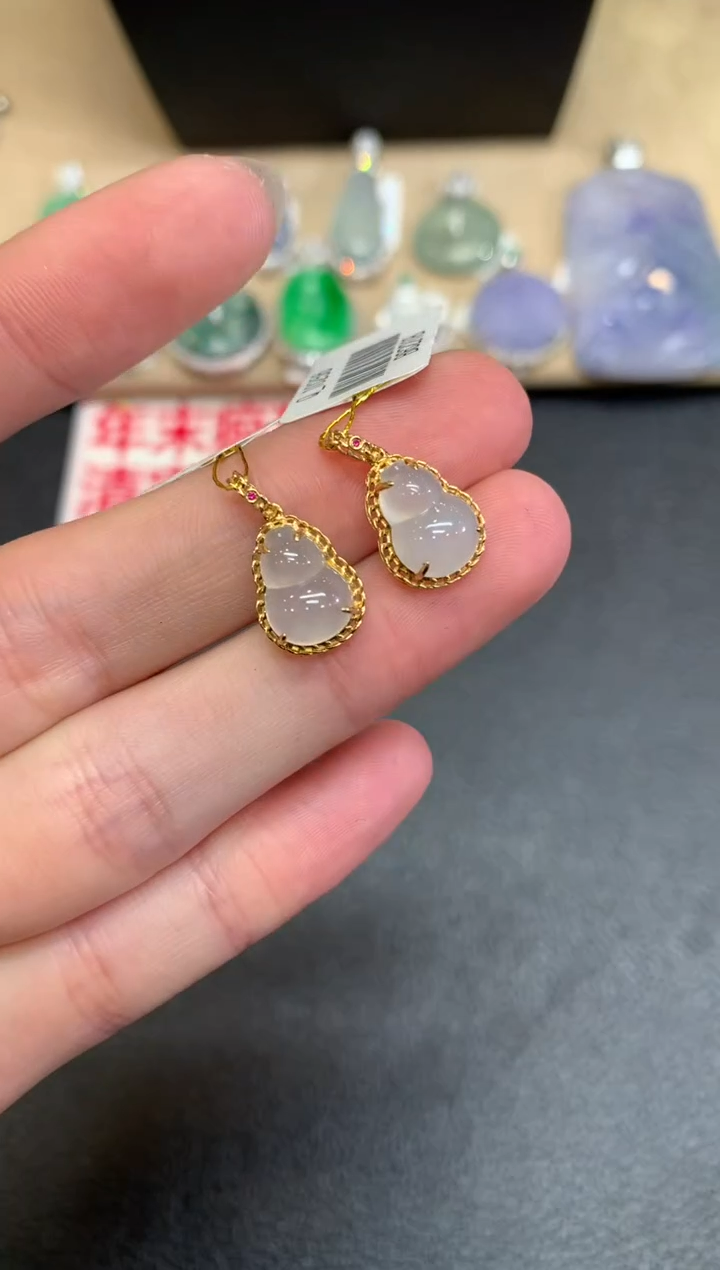 【闪购商品】翡翠颈饰18K金镶嵌葫芦【无服务费】