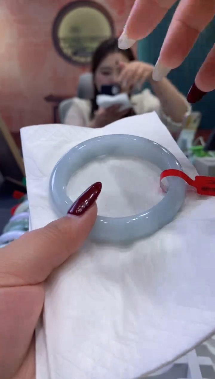 【闪购商品】翡翠手镯未镶嵌多人0015592