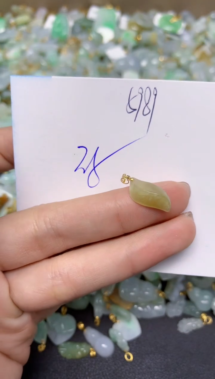 【闪购商品】翡翠颈饰18K金镶嵌天然翡翠A货