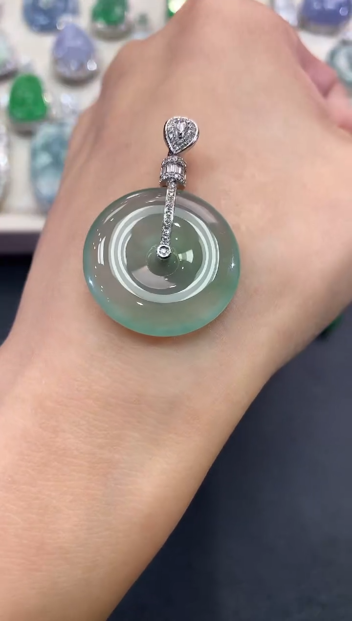 【闪购商品】翡翠吊坠(不含链)18K金镶嵌q211