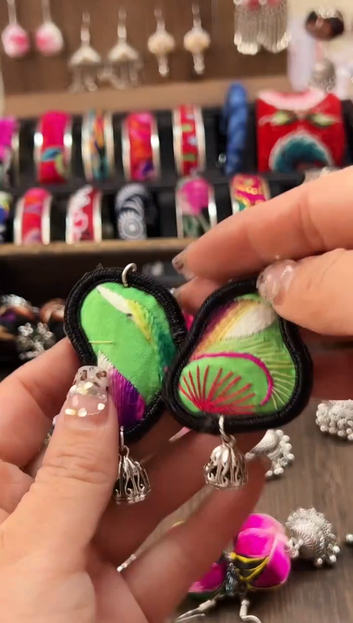 【闪购商品】织绣民族风老绣饰品076