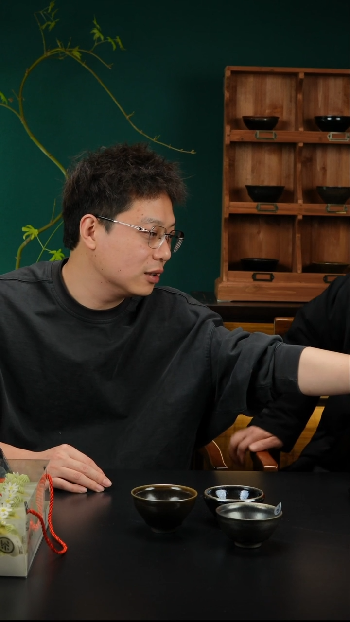 茶盏?****8111111111