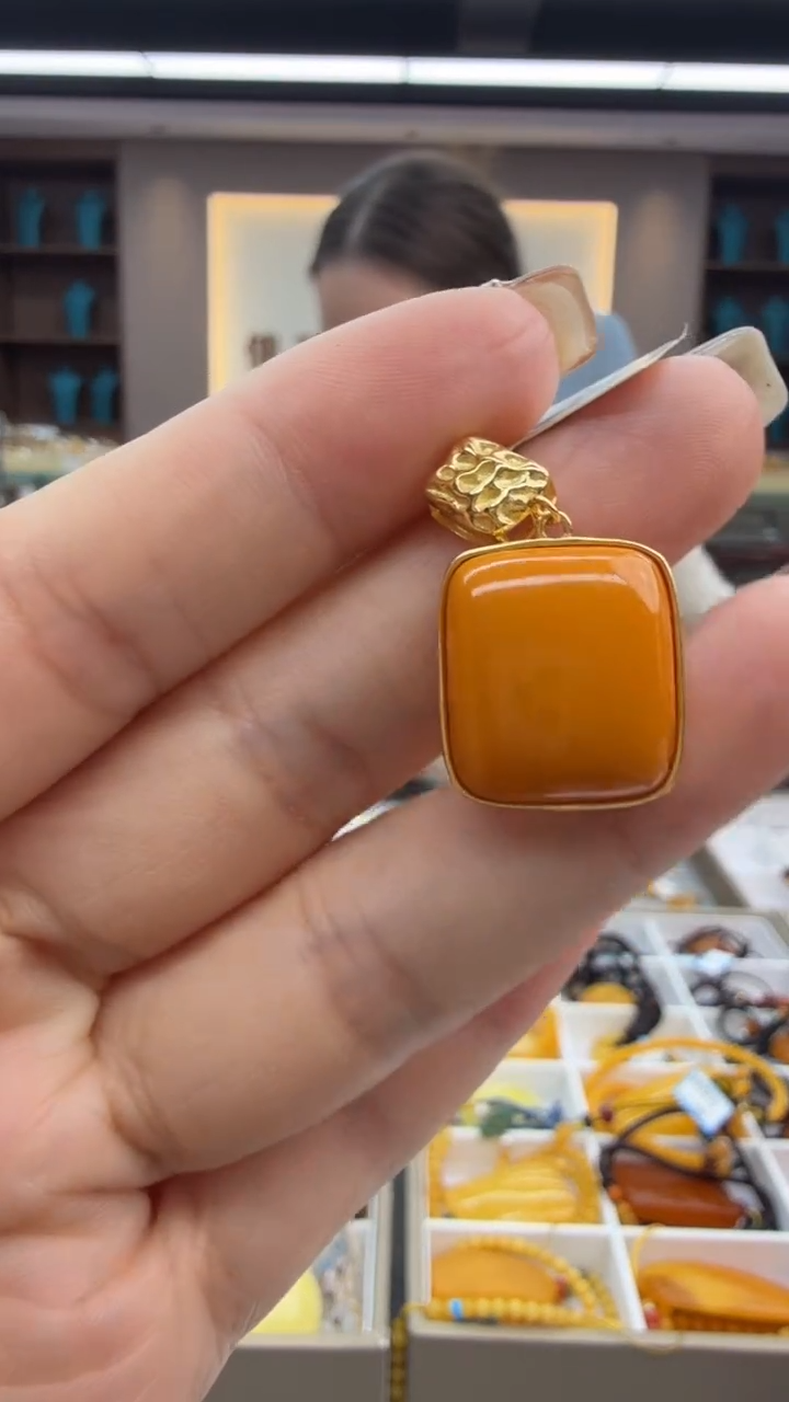 琥珀颈饰未镶嵌45秒拍号 假一罚三 