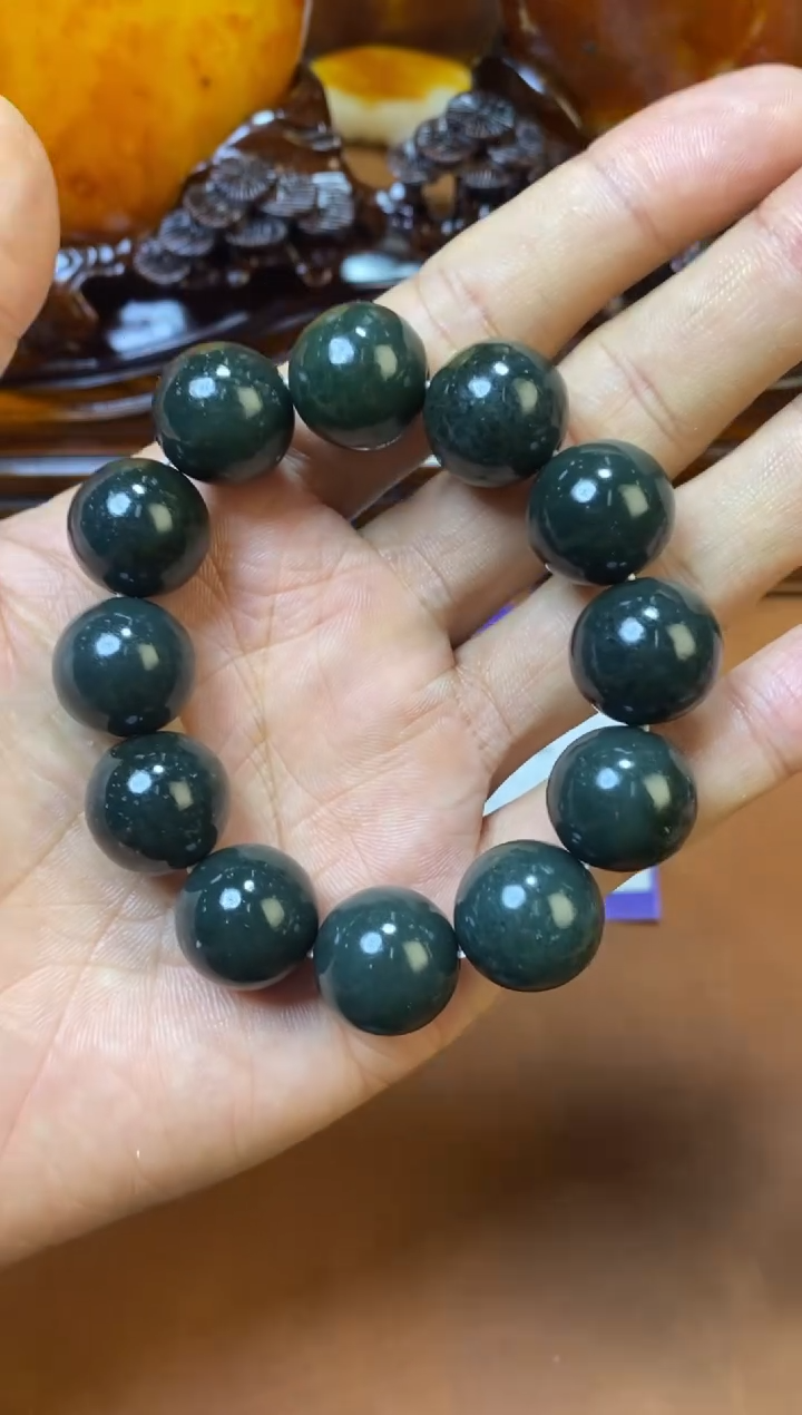 手串未镶嵌和田玉和**财1`