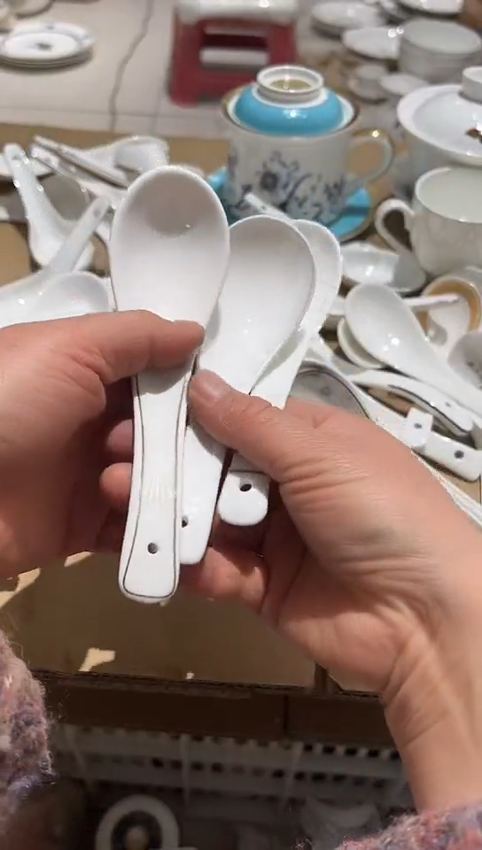 瓷3个小条更隆达