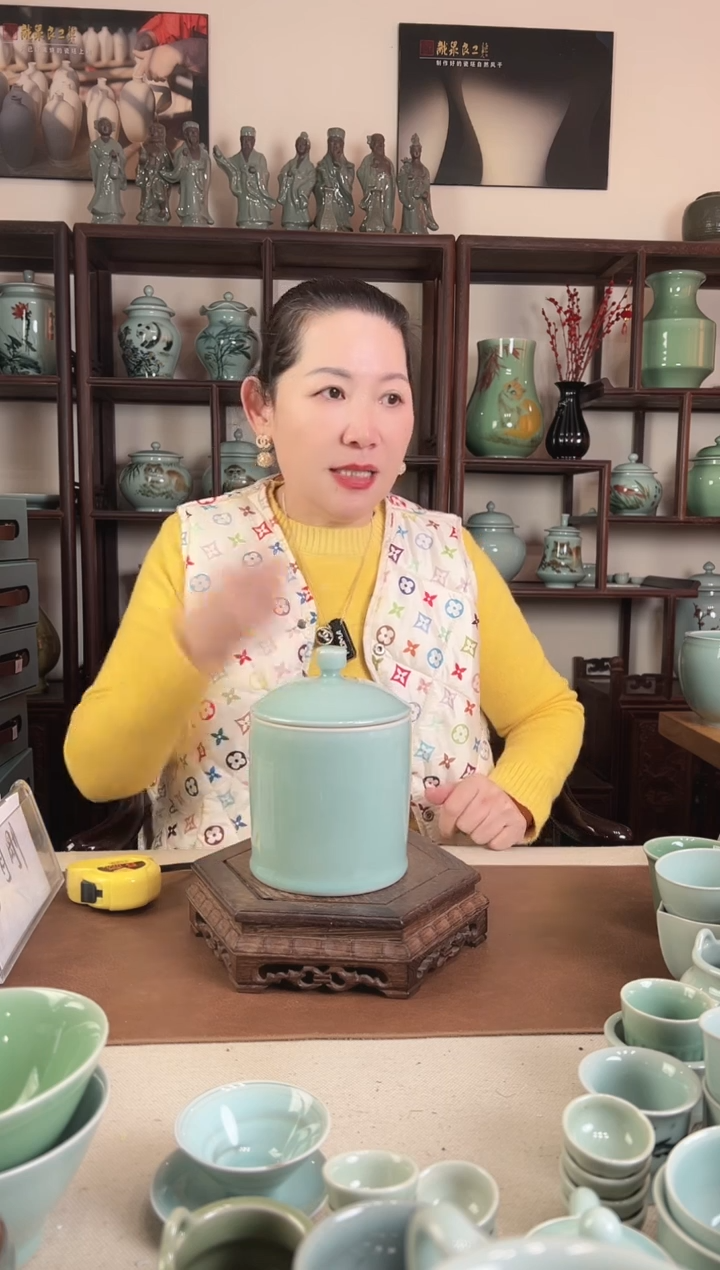 纯手工 粉青 直筒盖罐