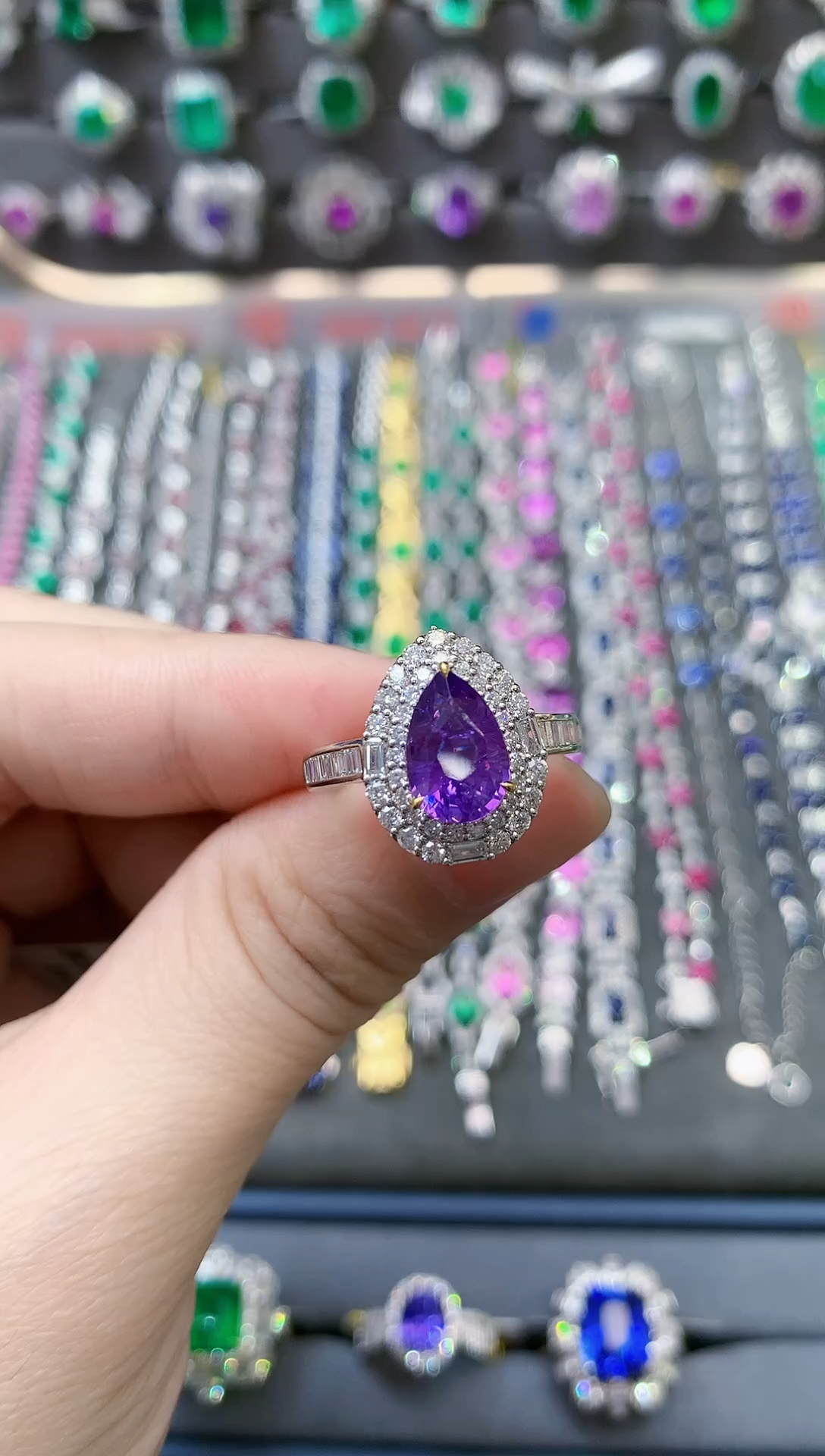 【闪购商品】彩色蓝宝石戒指18K金镶嵌无烧1