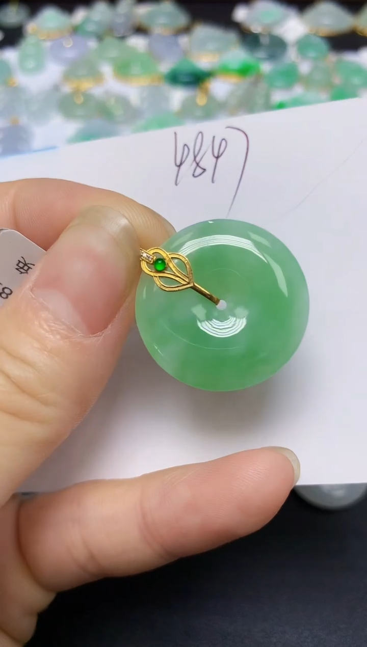 翡翠18K金镶嵌颈饰 天然翡翠A货