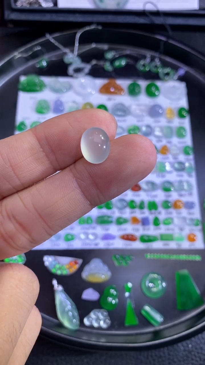 未镶嵌挂件翡翠蛋面