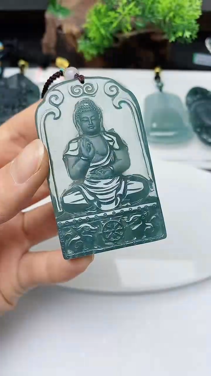 【闪购商品】翡翠颈饰未镶嵌