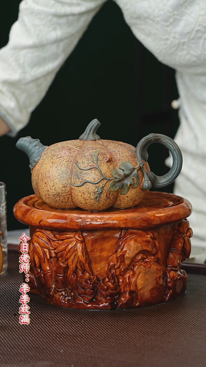 茶壶紫砂一壶李紫砂   黄金段泥   600cc