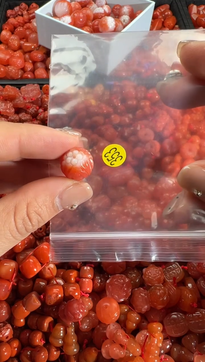 【闪购商品】南红玛瑙颈饰未镶嵌1