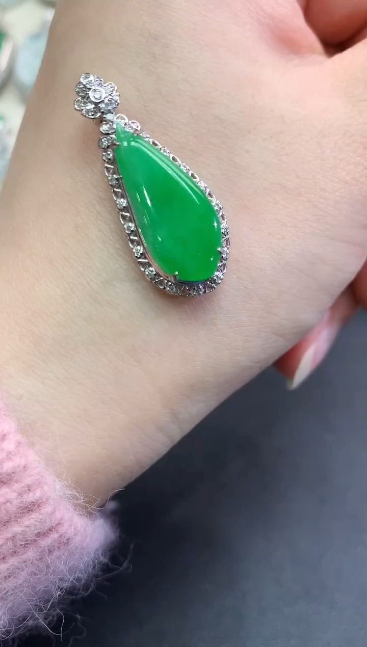 【闪购商品】翡翠颈饰18K金镶嵌B51   