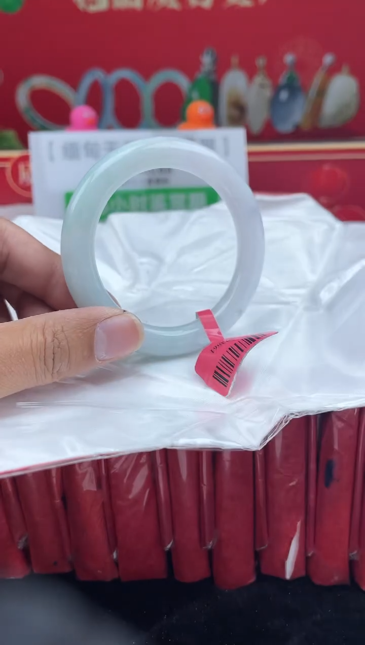【闪购商品】翡翠手镯未镶嵌手镯1