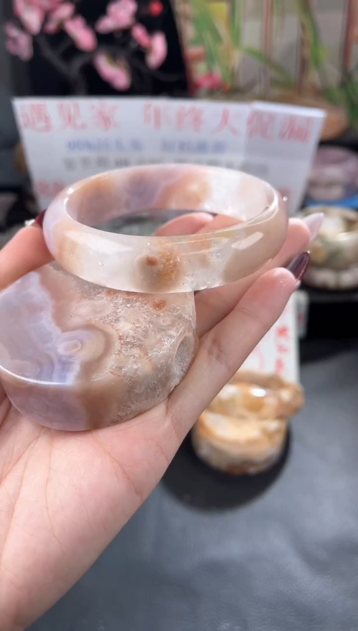 【闪购商品】石英质玉手镯未镶嵌60