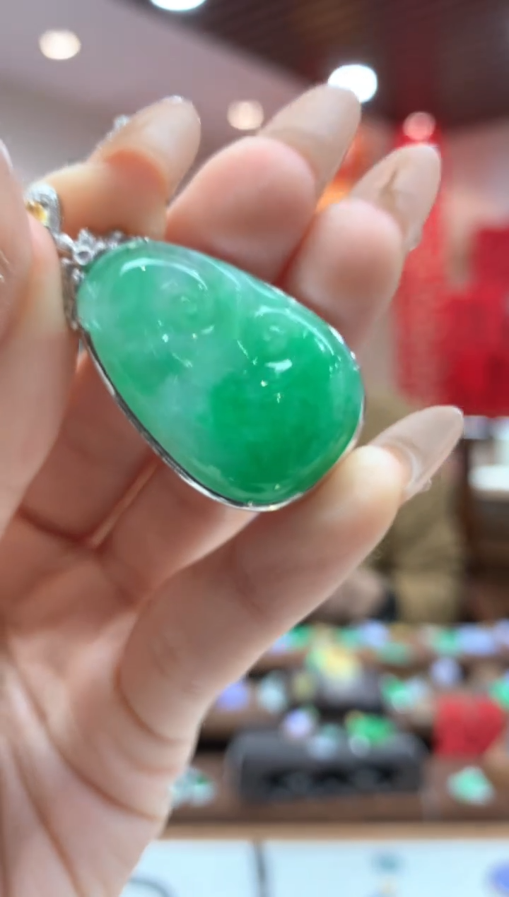 【闪购商品】翡翠吊坠(不含链)18K金镶嵌如意