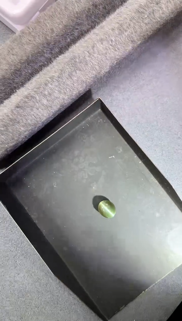 【闪购商品】变石裸石未镶嵌2.27ct  亚历山 大便石